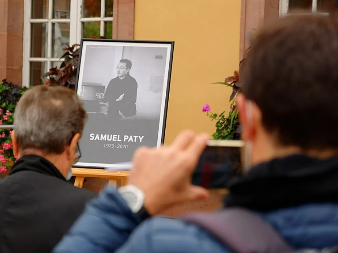 Plaque du square Samuel-Paty dégradée